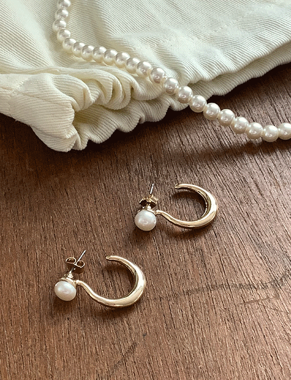 pearl half ring earring