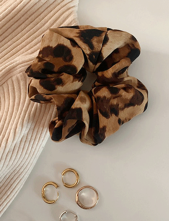 leopard scrunchie