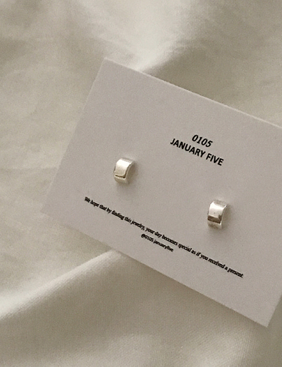 (92.5 silver) mini half ring earring
