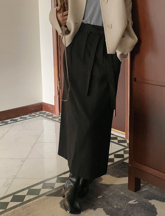 벨티드 long skirt